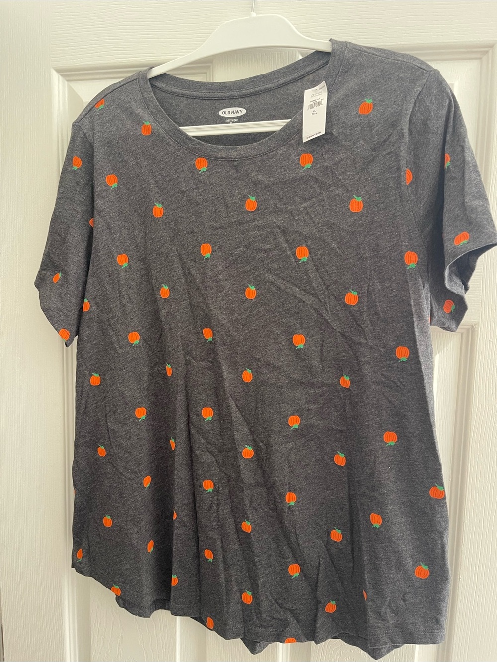 Old Navy Gray Short-Sleeve Tee with Orange Pumpkin Print